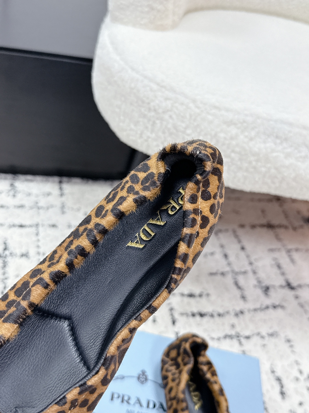Prada Style Leather Women's Shoes style reference detail image 6 from source 784809
