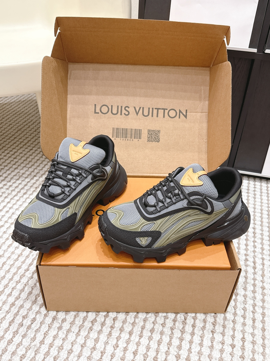 Кроссовки в стиле Louis Vuitton серо-зеленые