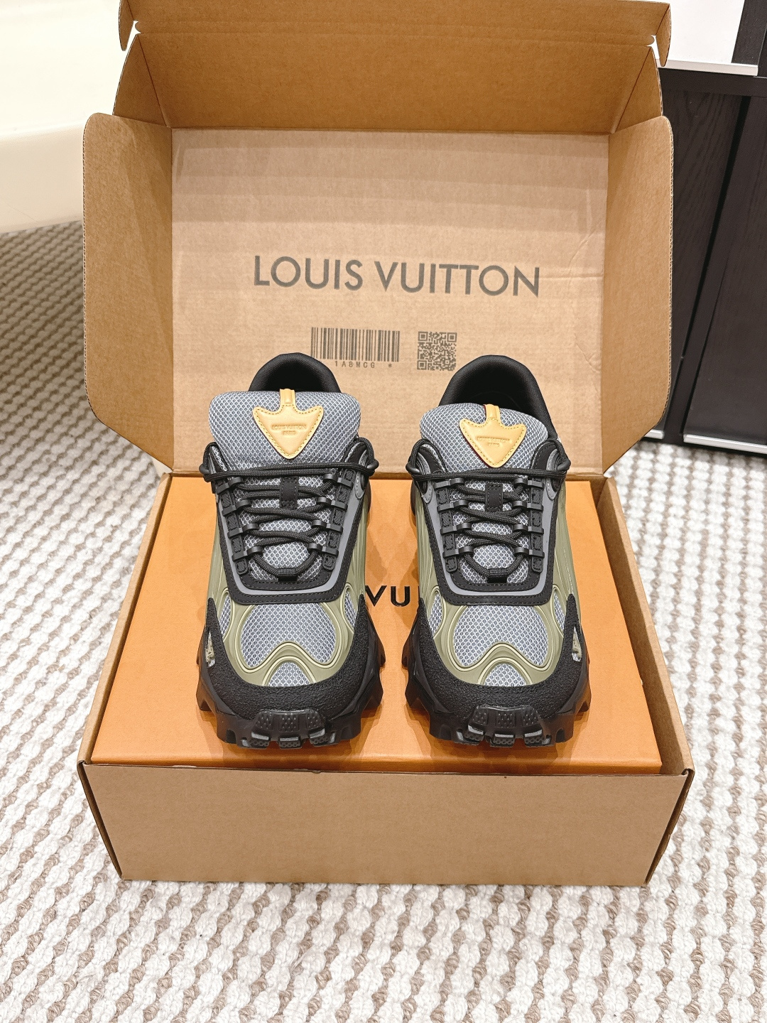 Кроссовки в стиле Louis Vuitton серо-зеленые
