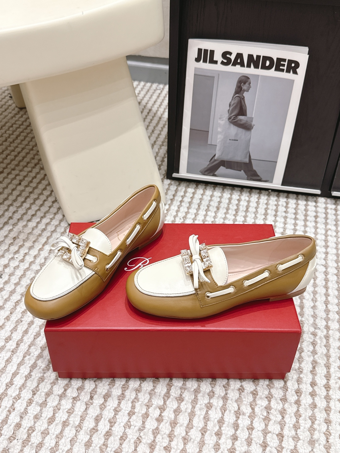 Женские лоферы Roger Vivier с кристаллической пряжкой