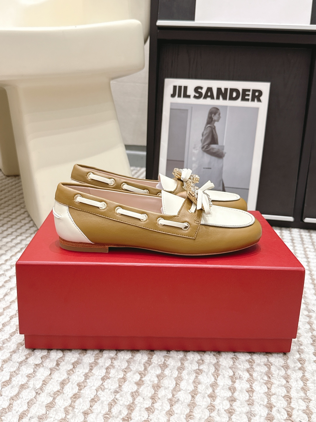 Женские лоферы Roger Vivier с кристаллической пряжкой