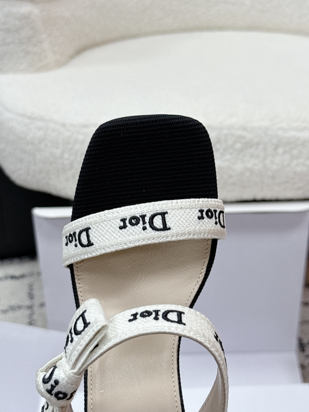 NO:781061,#Real shot details reference, high heels and slippers, high heels, slippers19860909#实拍细节参考,高跟鞋拖鞋,high heels,slippers,Women's Shoes