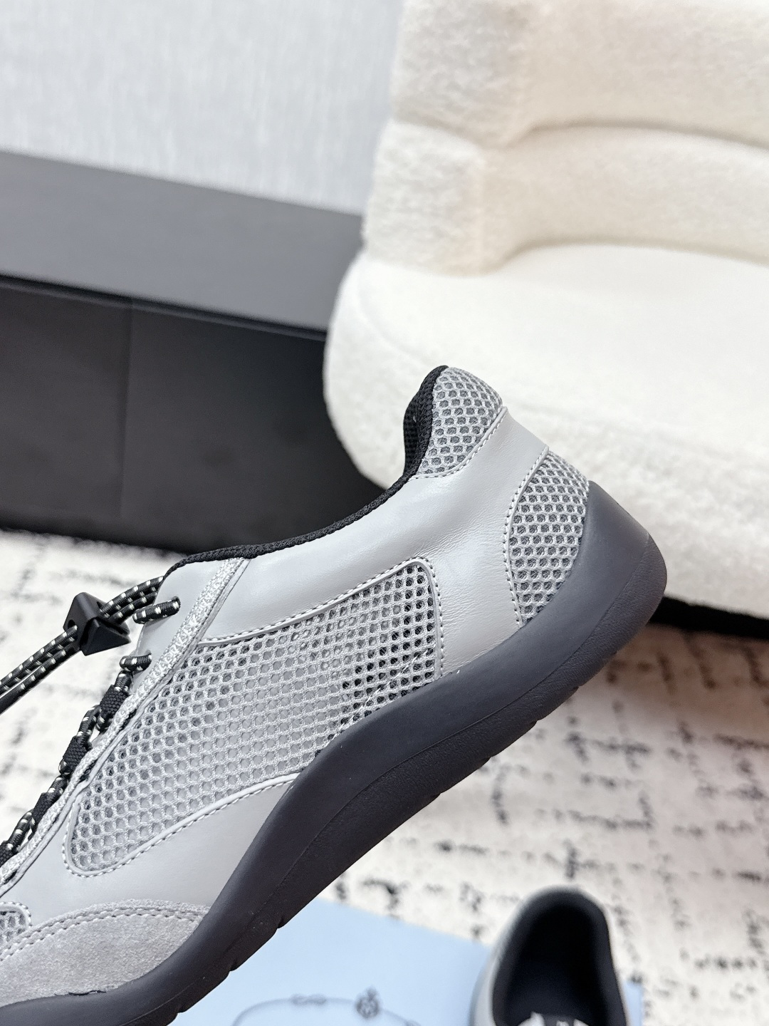 Prada Style Leather Women's Shoes style reference detail image 8 from source 784810