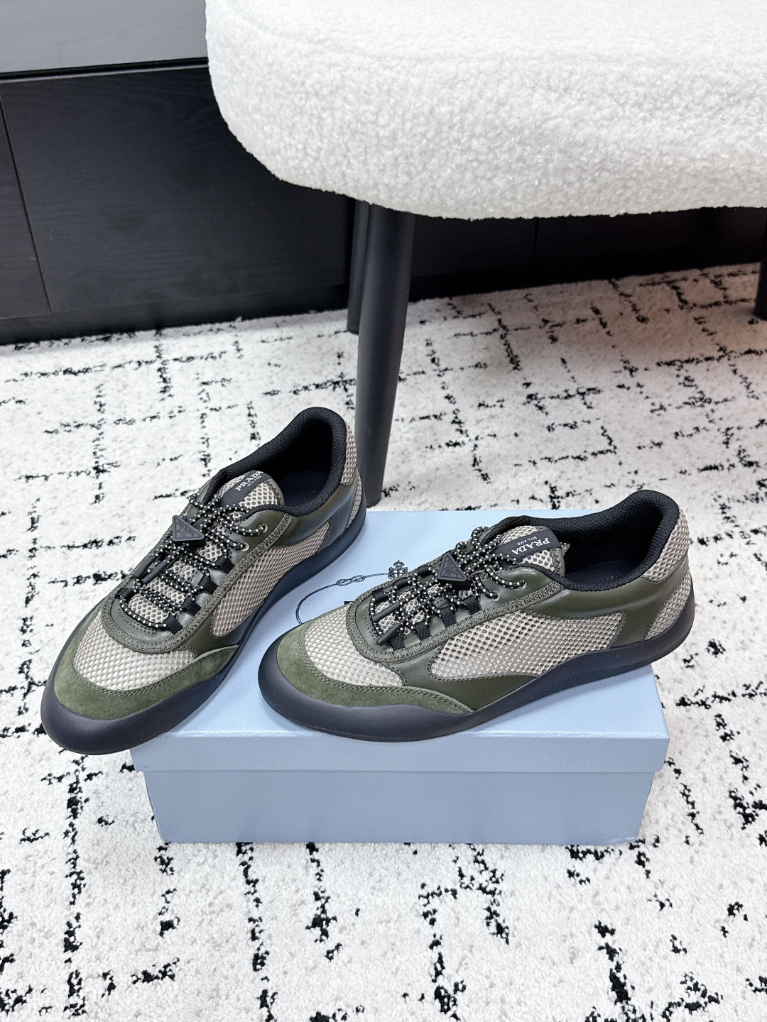 Prada Style Leather Women's Shoes style reference detail image 3 from source 784813
