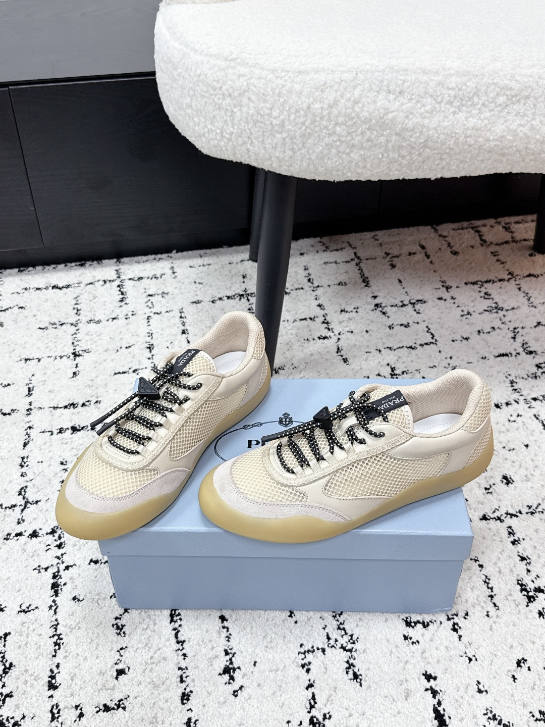 Prada Style Leather Women's Shoes style reference detail image 3 from source 784814