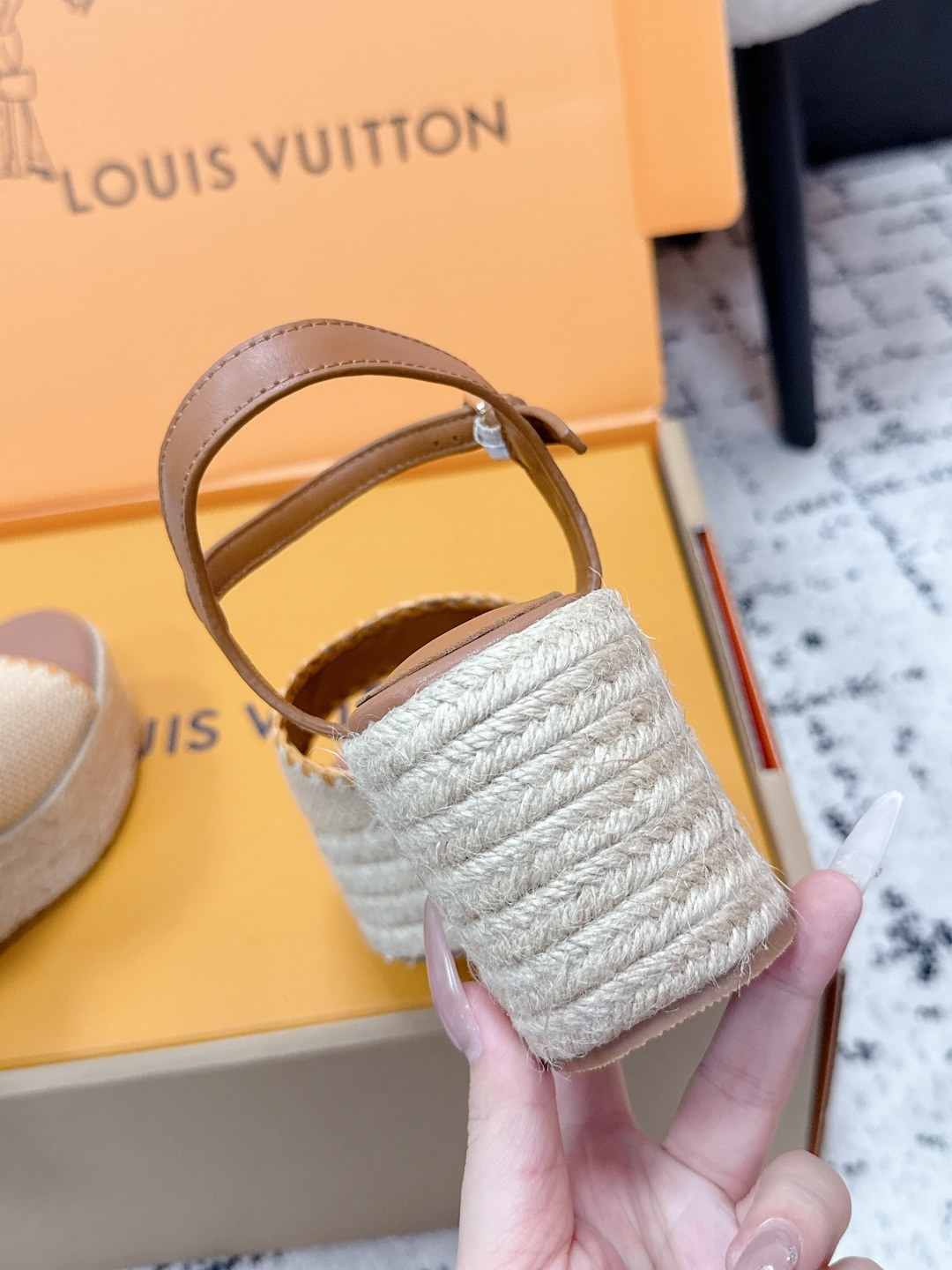 LV women's shoes LOUIS VUITTON Isola 26 — photo 7