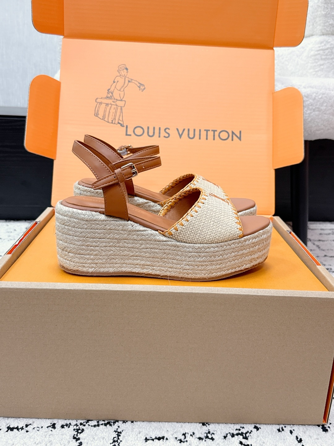LV women's shoes LOUIS VUITTON Isola 26 — photo 2