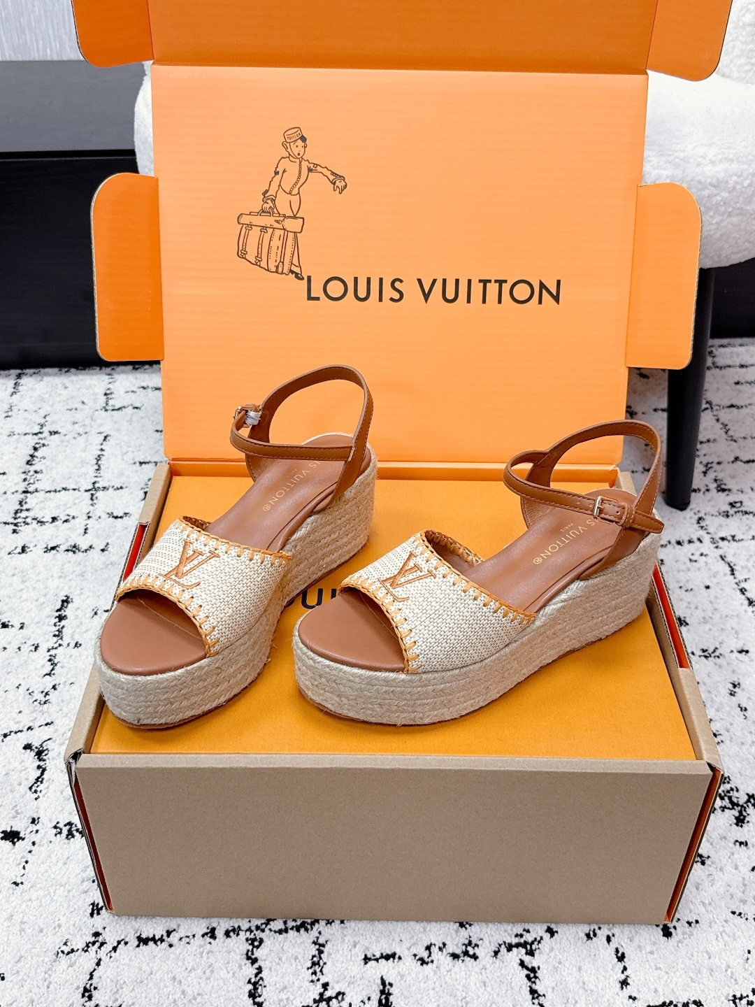LV women's shoes LOUIS VUITTON Isola 26 — photo 3