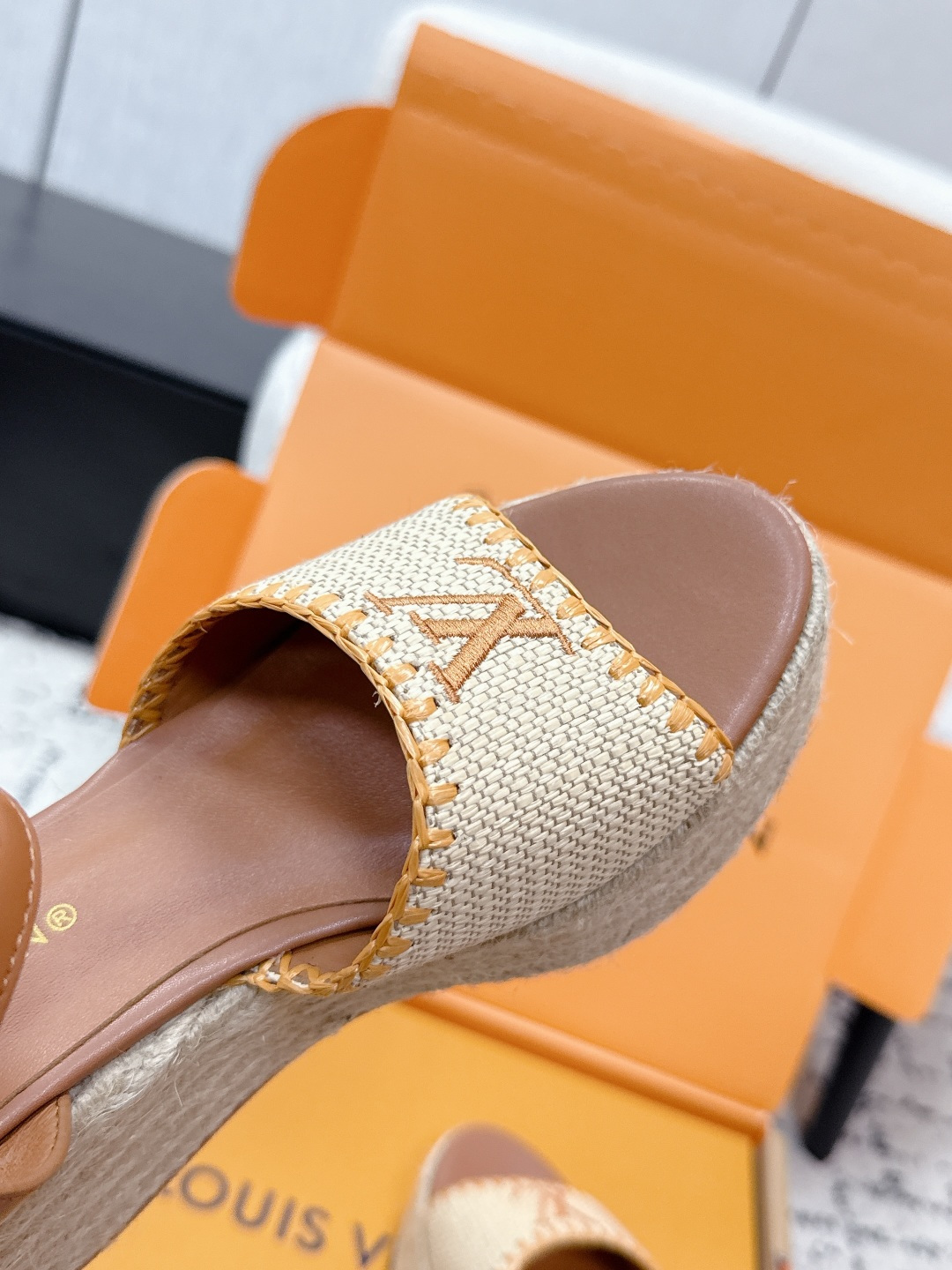 LV women's shoes LOUIS VUITTON Isola 26 — photo 6