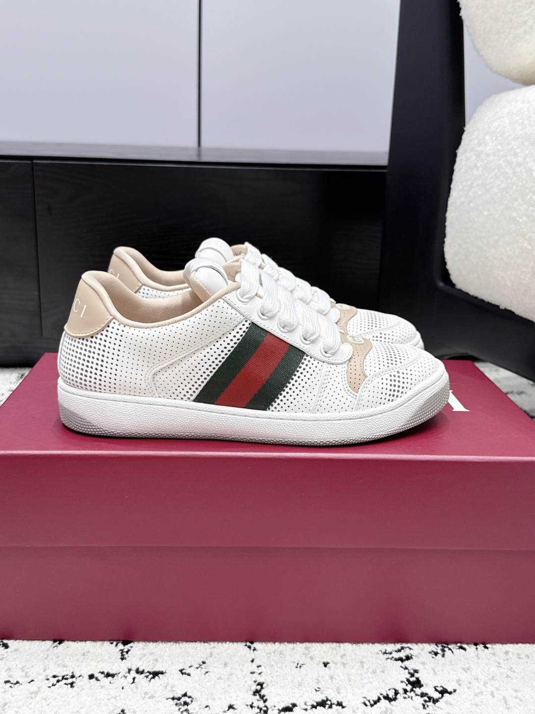 Gucci Women Shoes