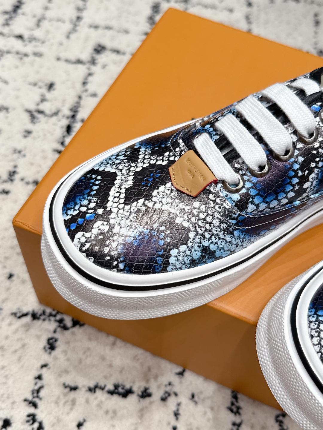 Louis Vuitton Sneakers