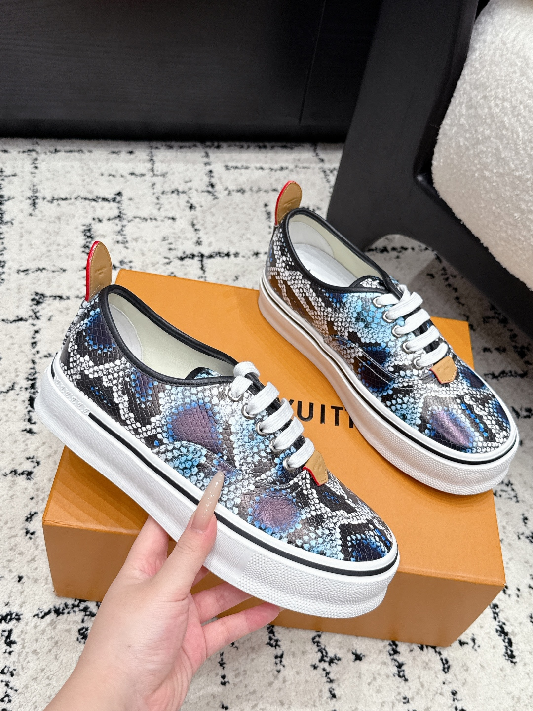 Louis Vuitton Sneakers