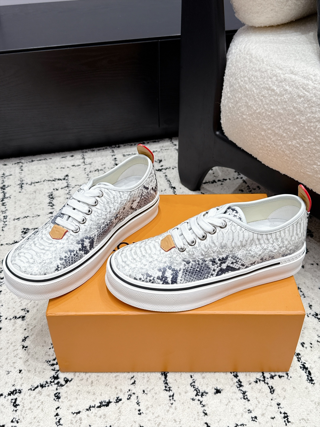 Louis Vuitton Sneakers