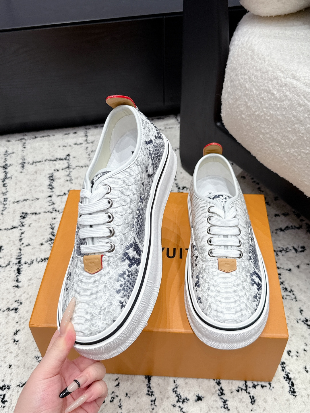Louis Vuitton Sneakers
