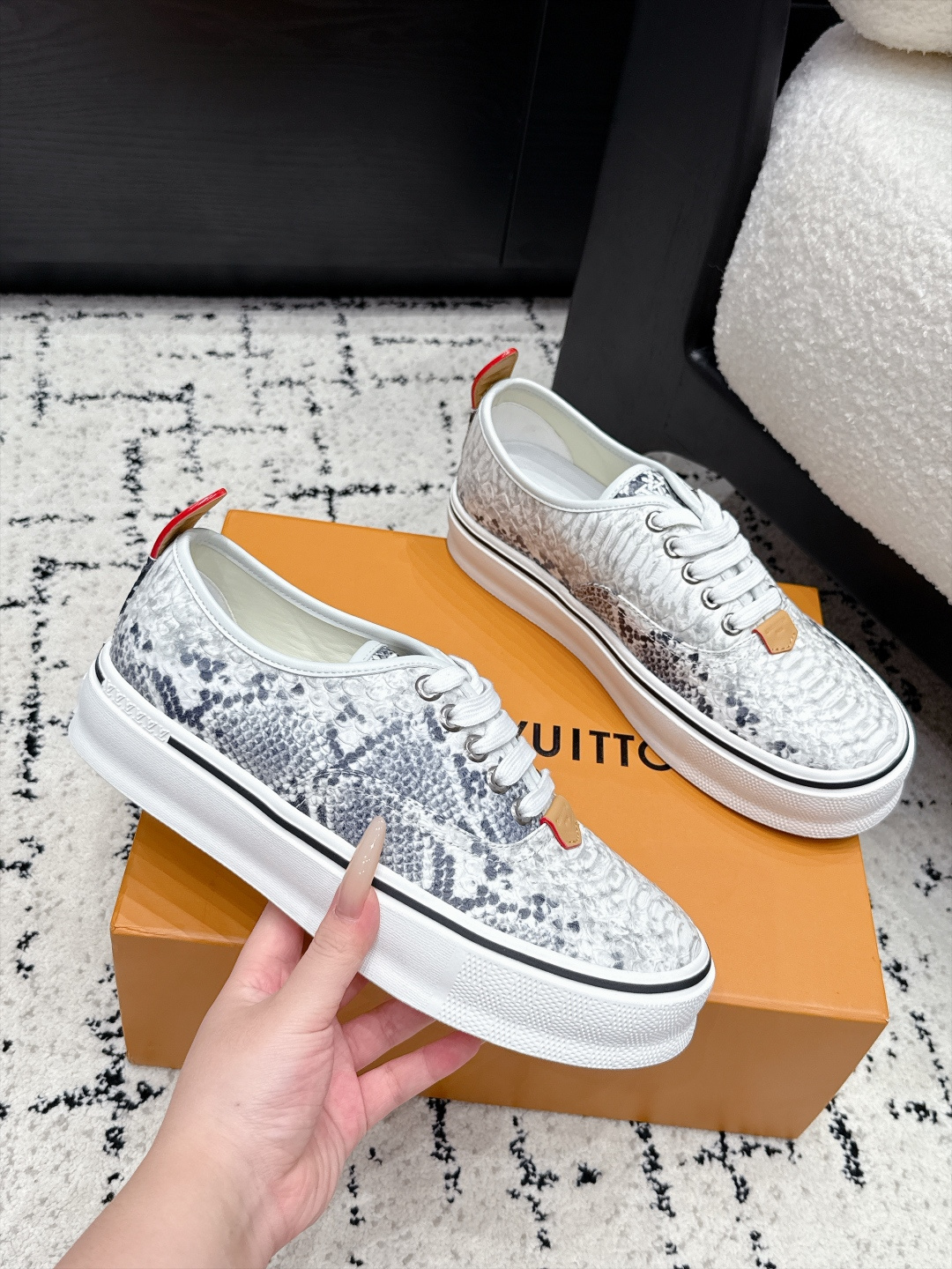 Louis Vuitton Sneakers