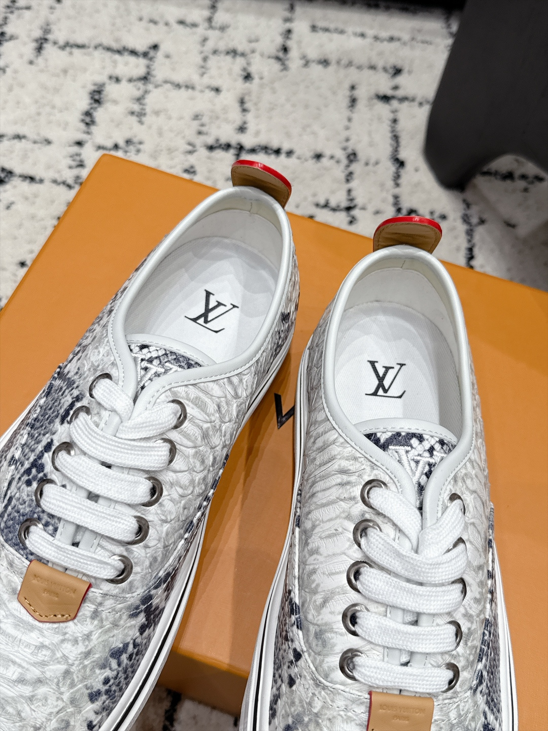 Louis Vuitton Sneakers