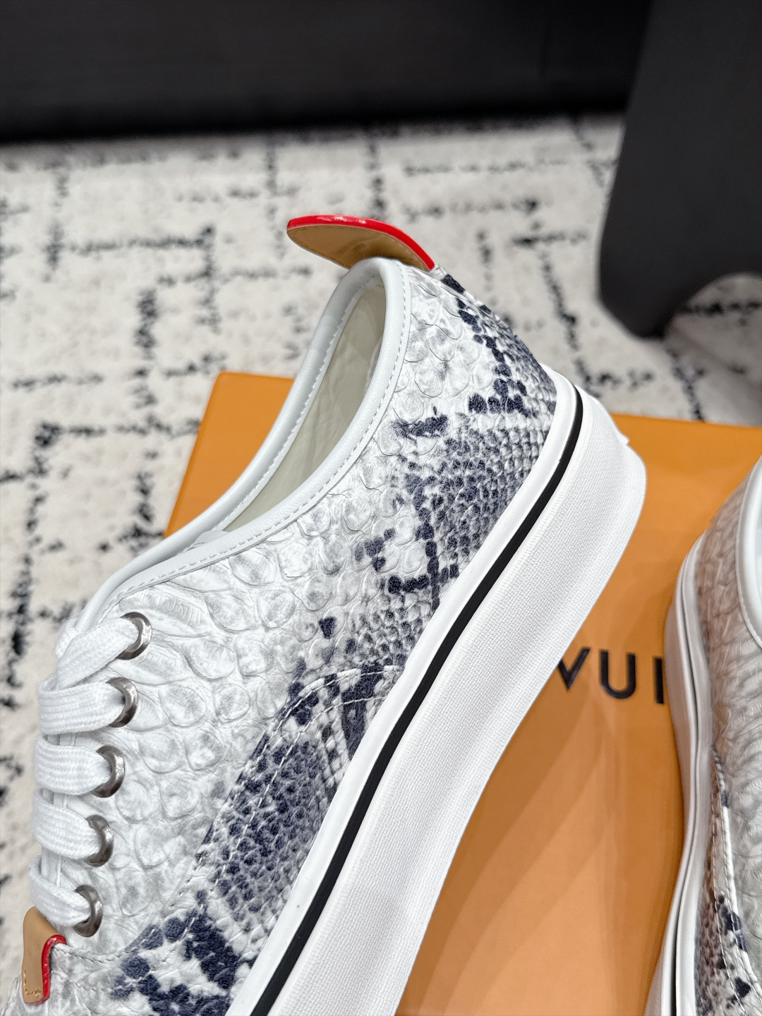 Louis Vuitton Sneakers