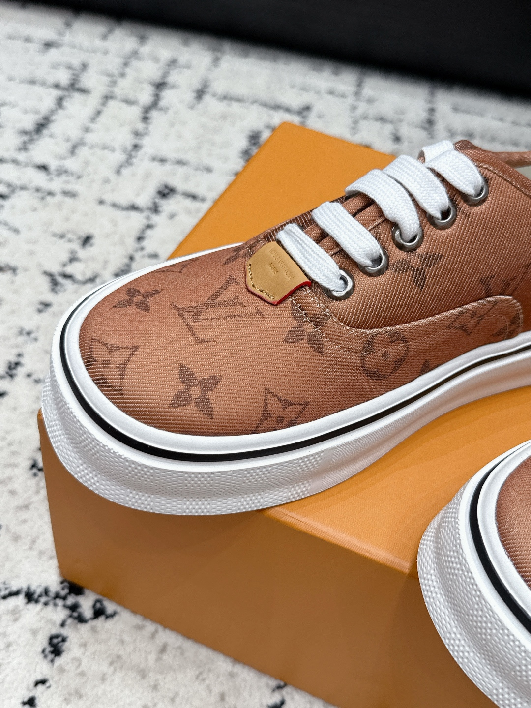 Louis Vuitton Sneakers