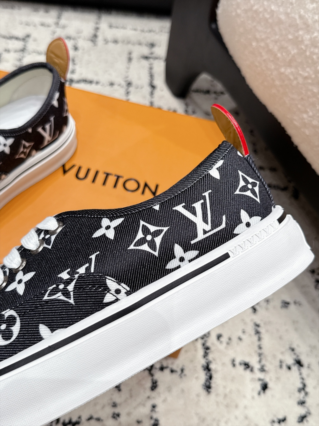 Louis Vuitton Sneakers