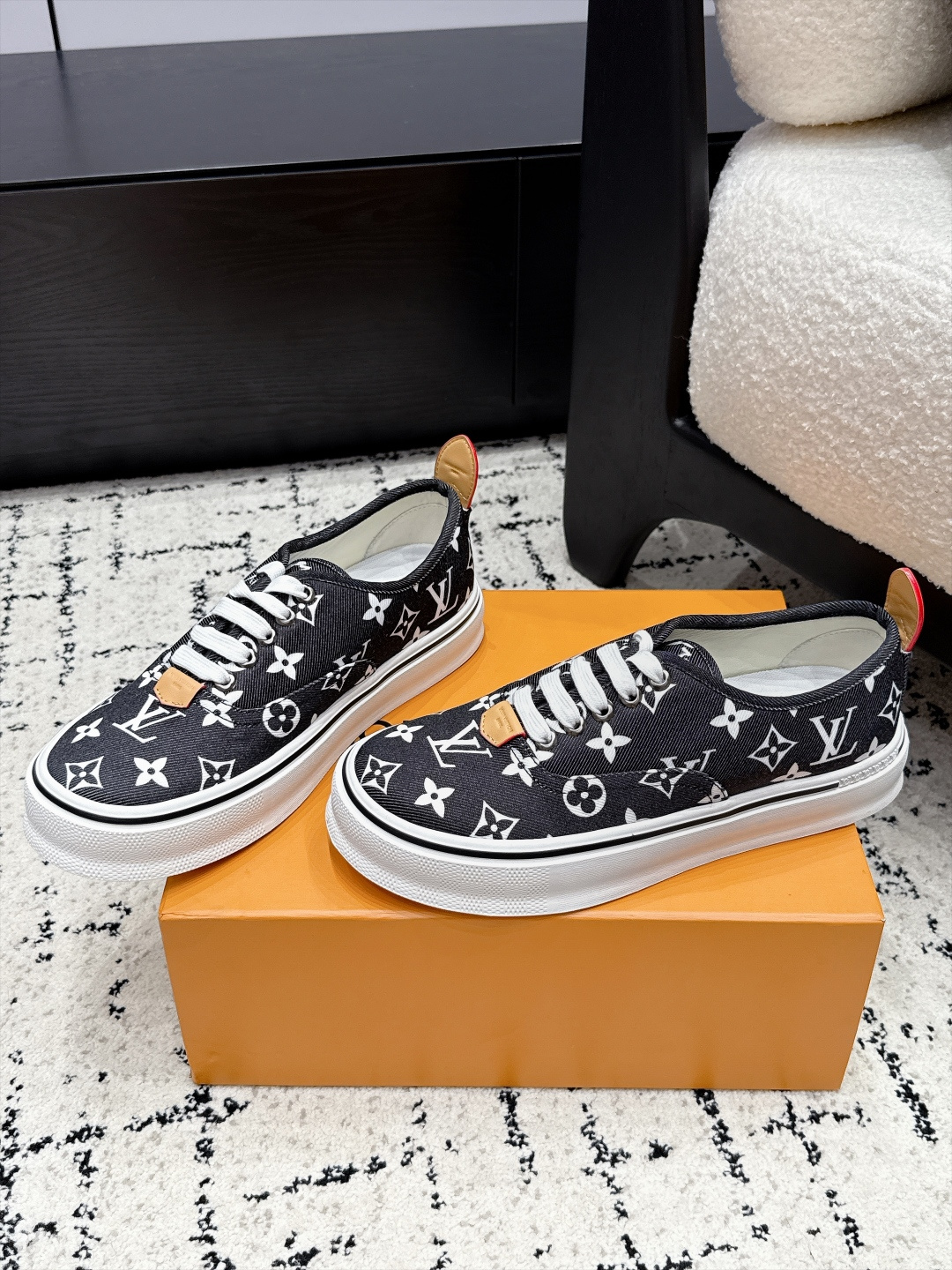 Louis Vuitton Sneakers