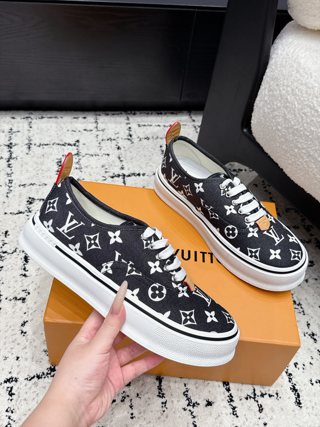 Louis Vuitton Sneakers