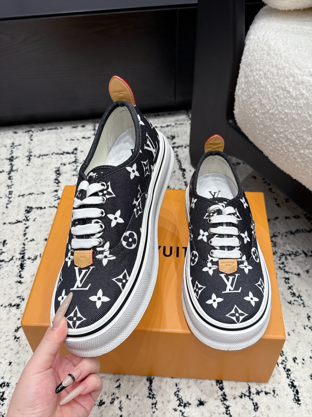 Louis Vuitton Sneakers