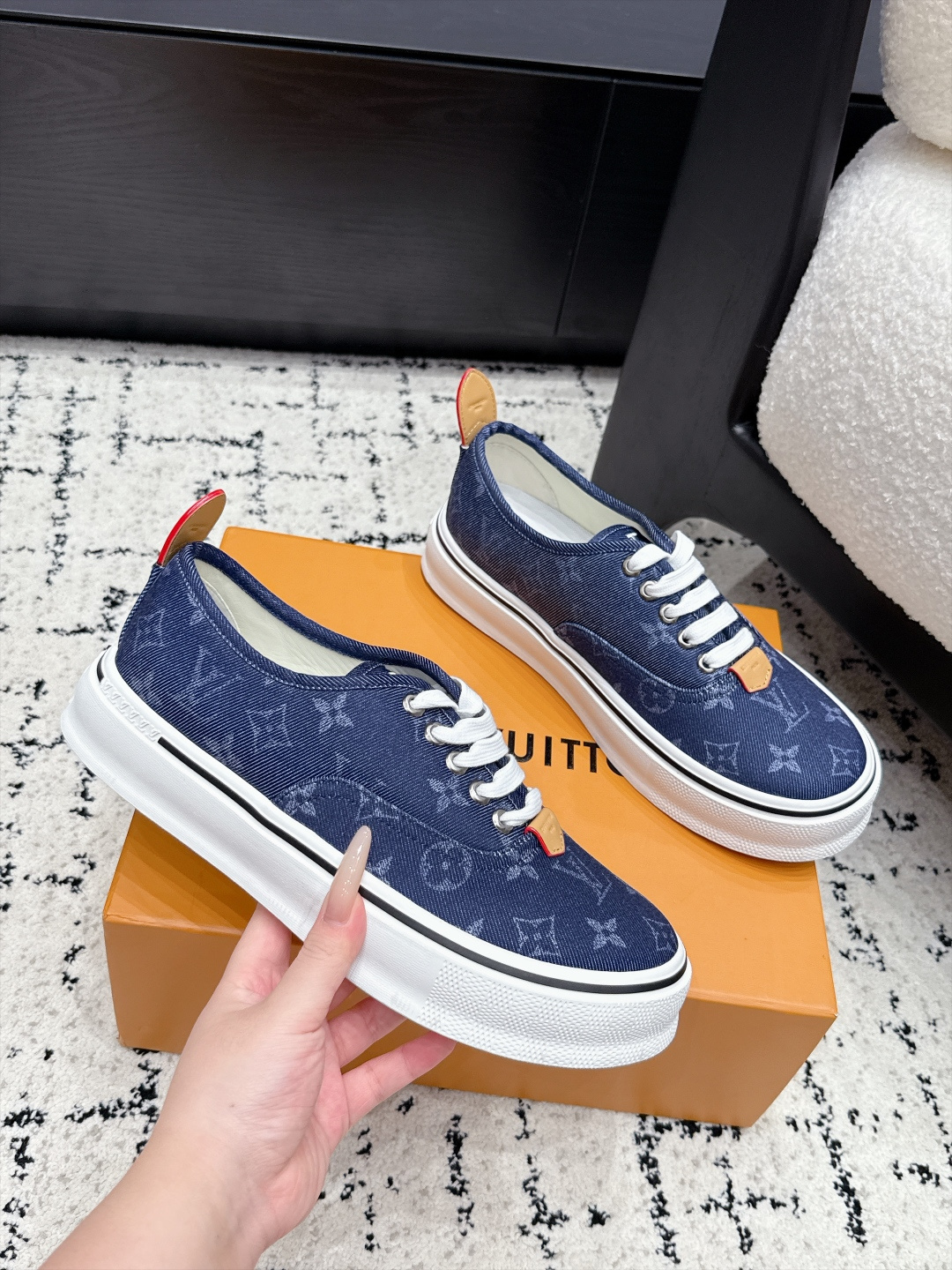 Louis Vuitton Sneakers
