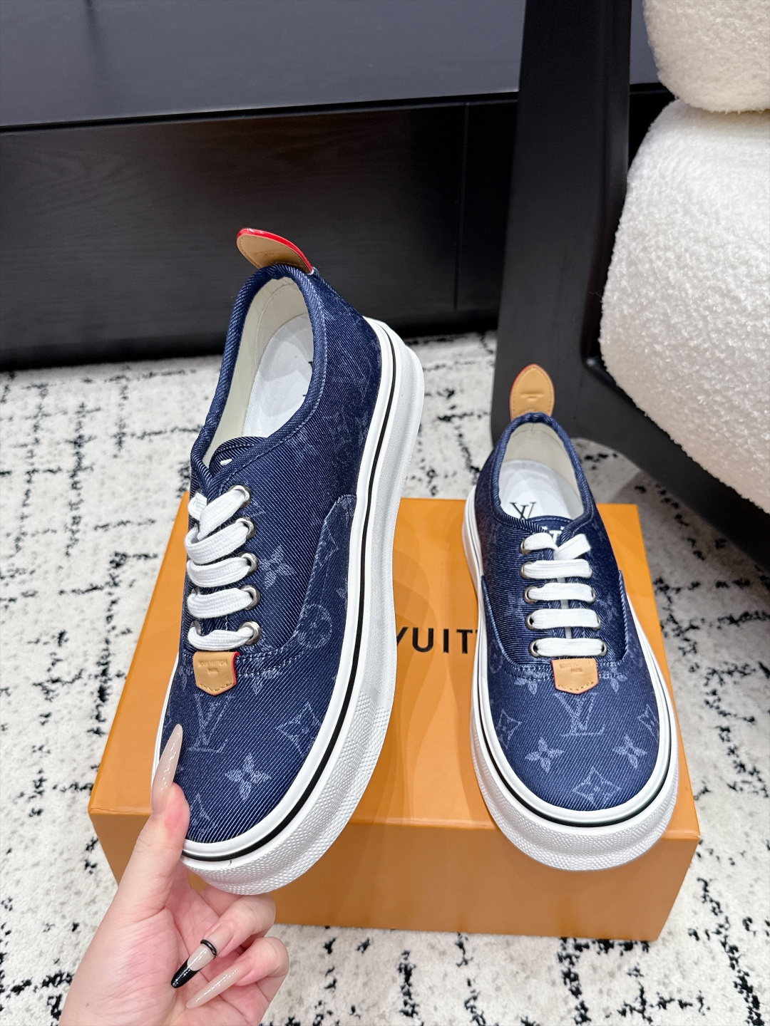 Louis Vuitton Sneakers