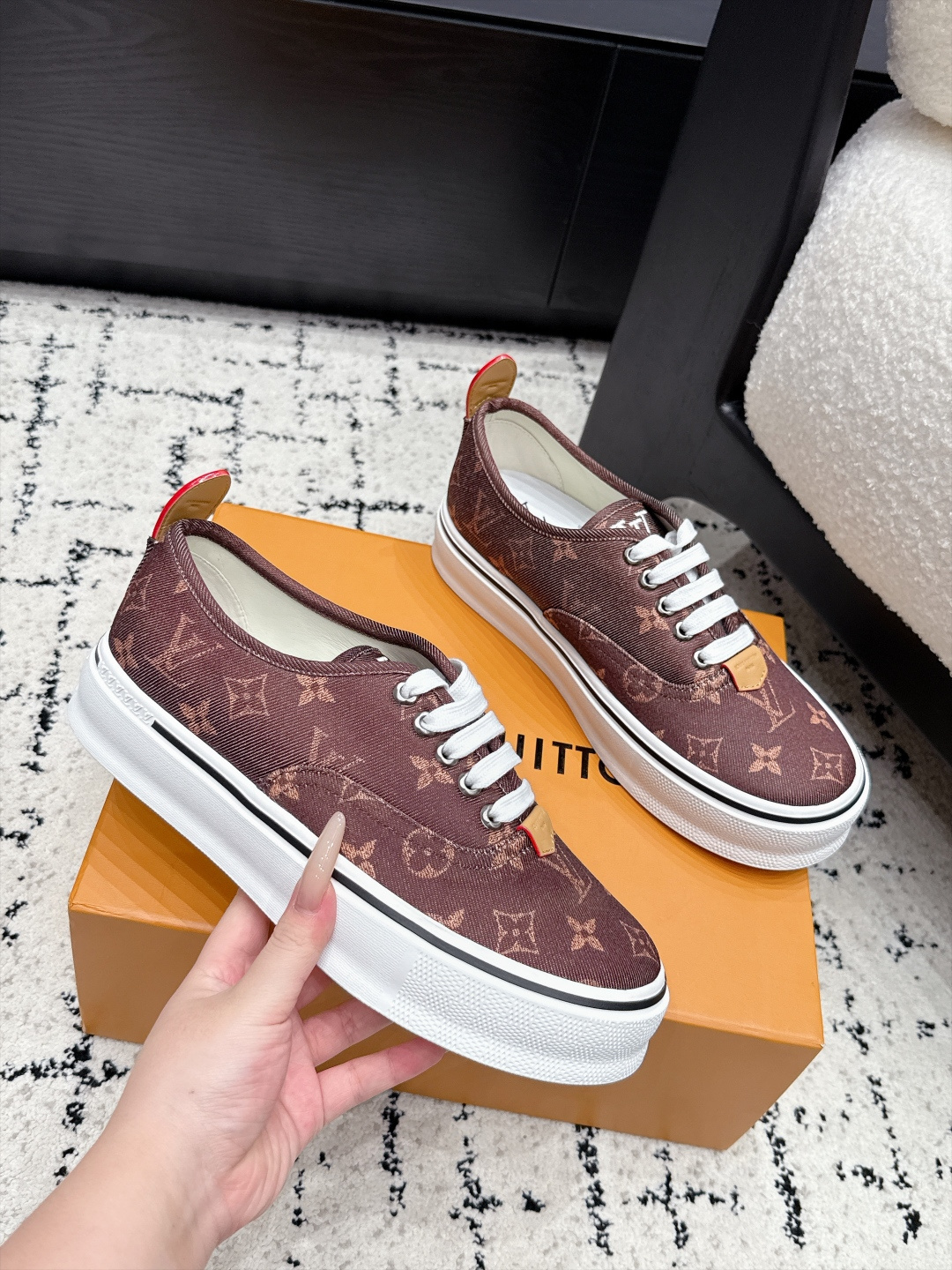 Louis Vuitton Sneakers