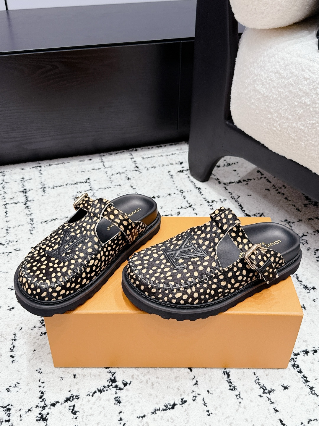 Louis Vuitton Slides