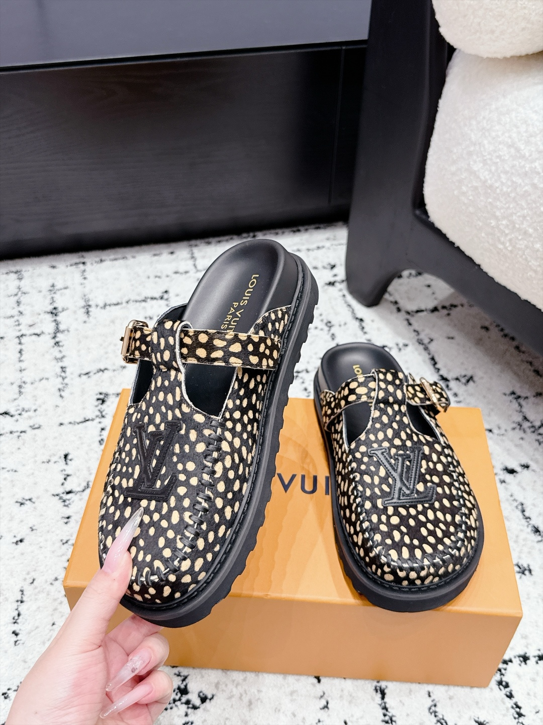 Louis Vuitton Slides