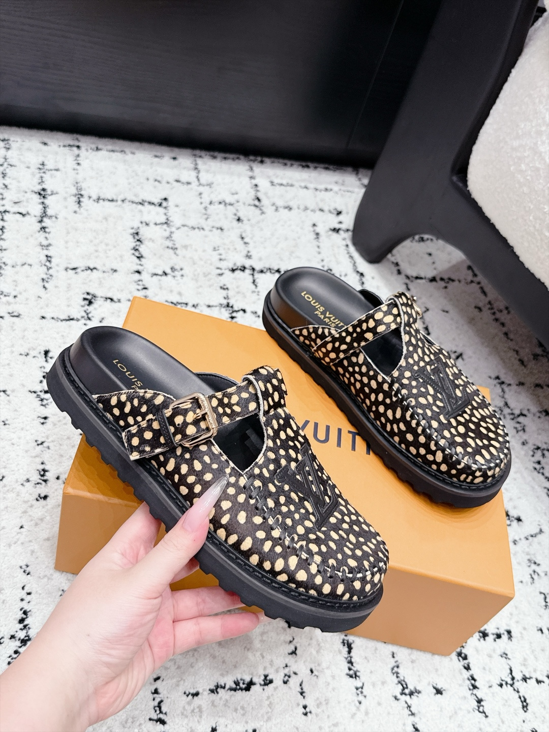 Louis Vuitton Slides