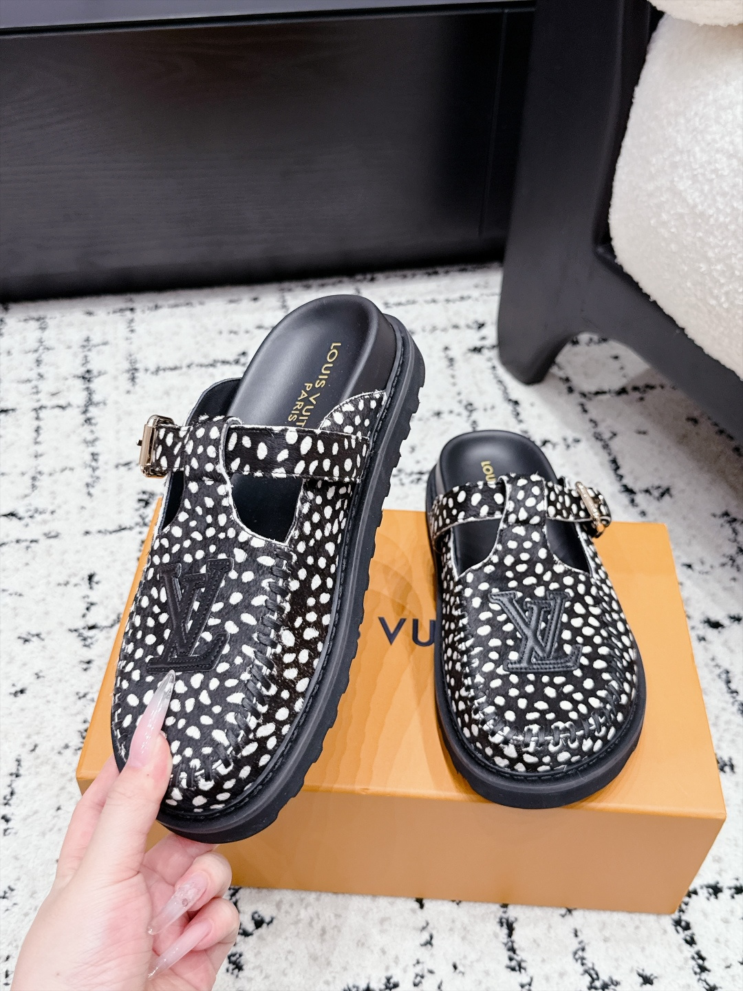 Louis Vuitton Slides