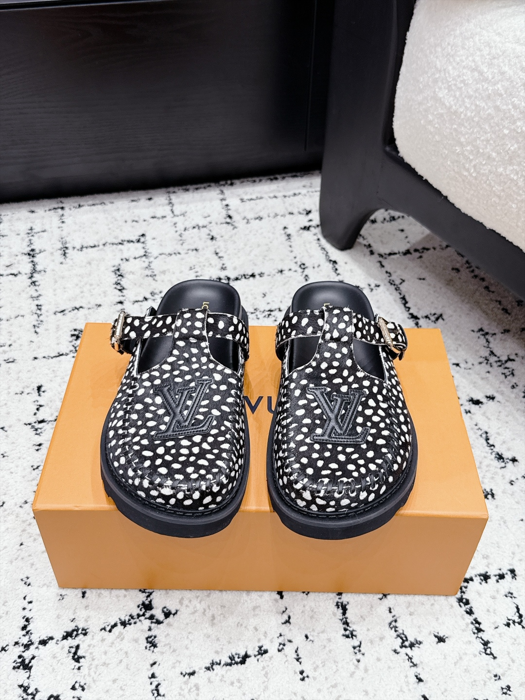Louis Vuitton Slides