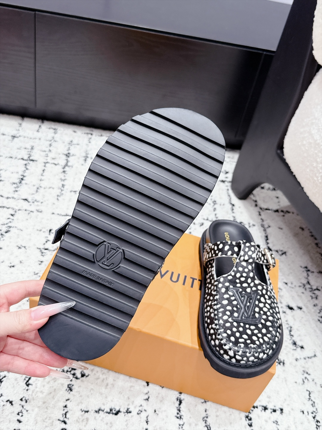 Louis Vuitton Slides