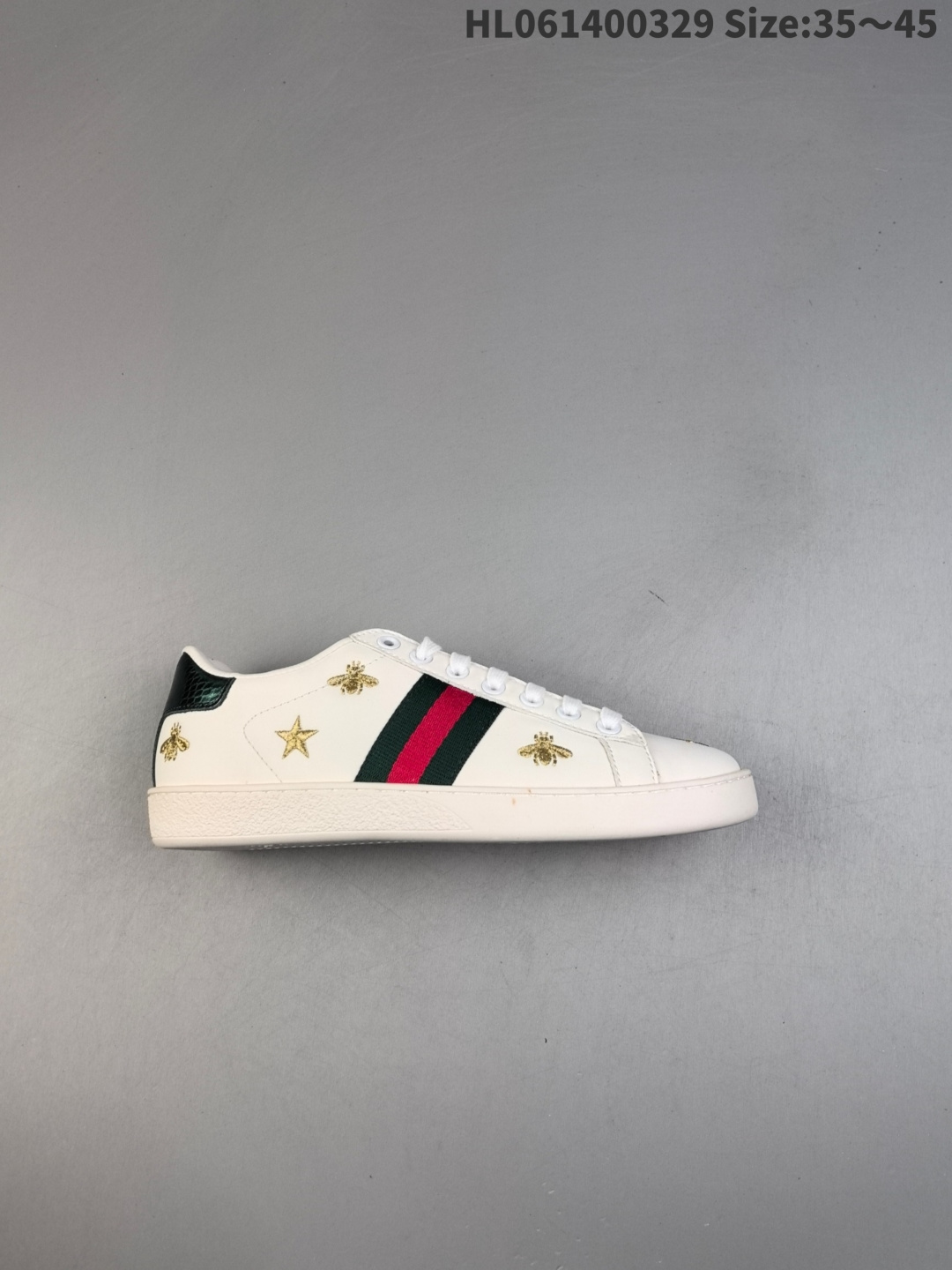 GUCCI/古驰 采用纯工艺无缝细零胶技术,鞋底采用固特异内外锁死手法,最大限度弯折永不开胶❗经典高奢品牌GUCCI Ace Embroidered Low-Top拼色刺绣系列低帮潮流百搭休闲板鞋“皮革白绿红小蜜蜂! 编码:HL061400329
