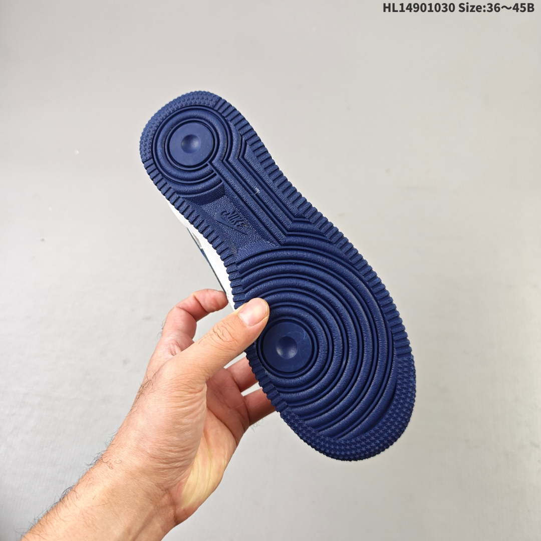  💰190
✅耐克Nike AIR FORCE 1’07空军一号低帮百搭休闲运动板鞋。柔软、弹性十足的缓震性能和出色的中底设计，横跨复古与现代的外型结合，造就出风靡全球三十多年的Force 1。
货号:FJ4146-100
尺码:36 36.5 37.5 38 38.5 39 40 40.5 41 42 42.5 43 44 45
ID:HL14901030 Size:36～45B