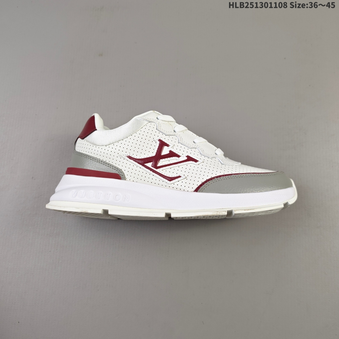 LV路易威登板鞋 小白鞋系列 舒适轻泡大底和百搭性霸屏整个时尚娱乐圈 细节调整完美主义 鞋面采用进口头层小牛皮 独家开模轻泡大底 侧边采用3D打印标志性Logo 尽显贵族时尚气息 台湾进口小牛皮挂皮内里 配带正品全套包装 全新LV路易威登Louis vuitton Trainer Sneaker Low 休闲运动文化百搭篮球板鞋 官方货号: MS1659 编码:HLB251301108