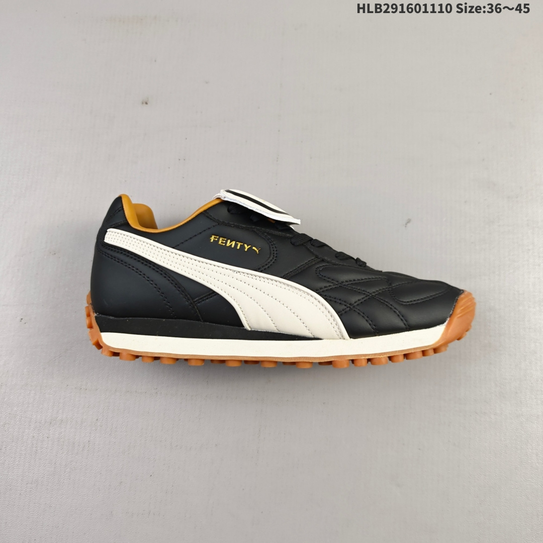 PUMA/彪马 采用软质环保纤维革鞋面材质,中底EVA缓震组合耐磨橡胶外底❗️引领足球潮流时尚!再度联乘蕾哈娜Rihanna主理品牌Fenty x PUMA Avanti VL PS"Black"阿万蒂系列低帮中大童复古足球德训风休闲运动慢跑鞋 398672 编码:HLB291601110