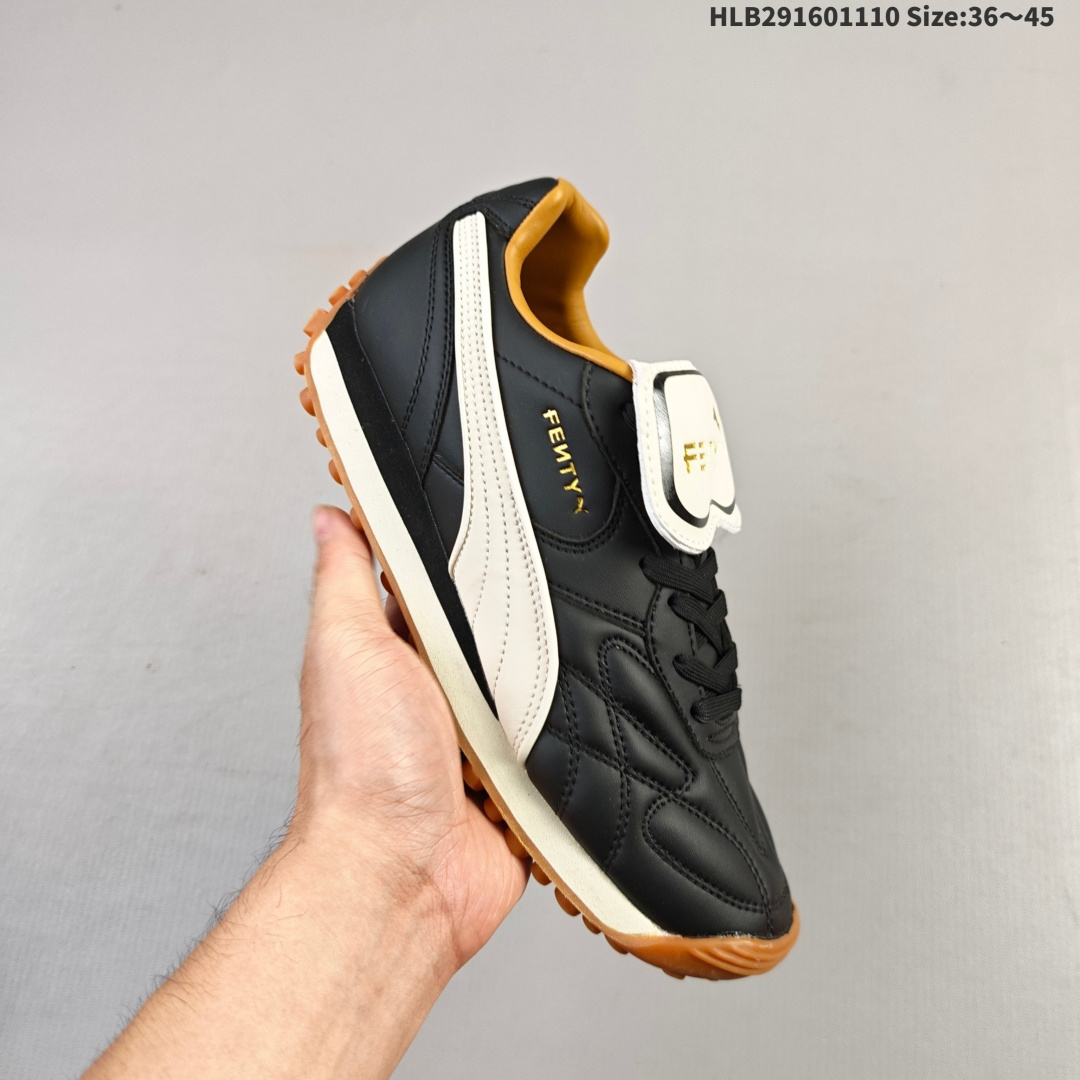 集合 PUMA/彪马 采用软质环保纤维革鞋面材质,中底EVA缓震组合耐磨橡胶外底❗️引领足球潮流时尚!再度联乘蕾哈娜Rihanna主理品牌Fenty x PUMA Avanti VL PS"Black"阿万蒂系列低帮中大童复古足球德训风休闲运动慢跑鞋 398672 编码:HLB291601110