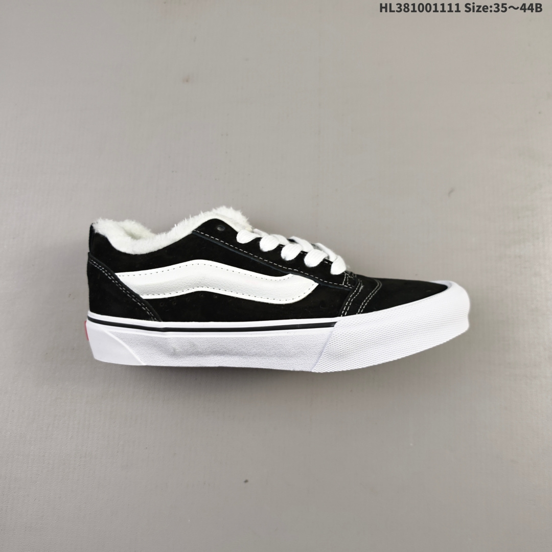 💰100 
万斯 Vans Knu-Skool 冬季加绒保暖系列 万斯低帮休闲百搭面包板鞋 尺码：35 36 36.5 37 38 38.5 39 40 40.5 41 42 42.5 43 44HL381001111 Size:35～44B