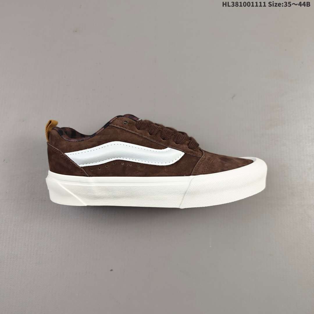 💰100 
万斯Vans Knu Skool 百搭休闲防滑减震低帮 板鞋男女同款
颜色：vans面包黑色橘红条，付橘红鞋带一双
货号：MZJX
尺码：35 36 36.5 37 38 38.5 39 40 40.5 41 42 42.5 43 44HL381001111 Size:35～44B