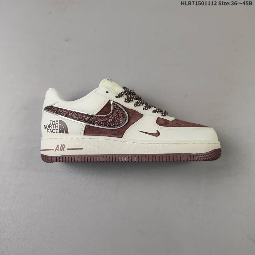 耐克Nike Air Force 1 Low 07 x The North Face北面联名 货号:QY6818 原楦头原纸板 打造纯正空军版型 专注外贸渠道 全掌内置蜂窝气垫 原盒配件 原厂中底钢印、拉帮完美 编号:HLB71501112 B
