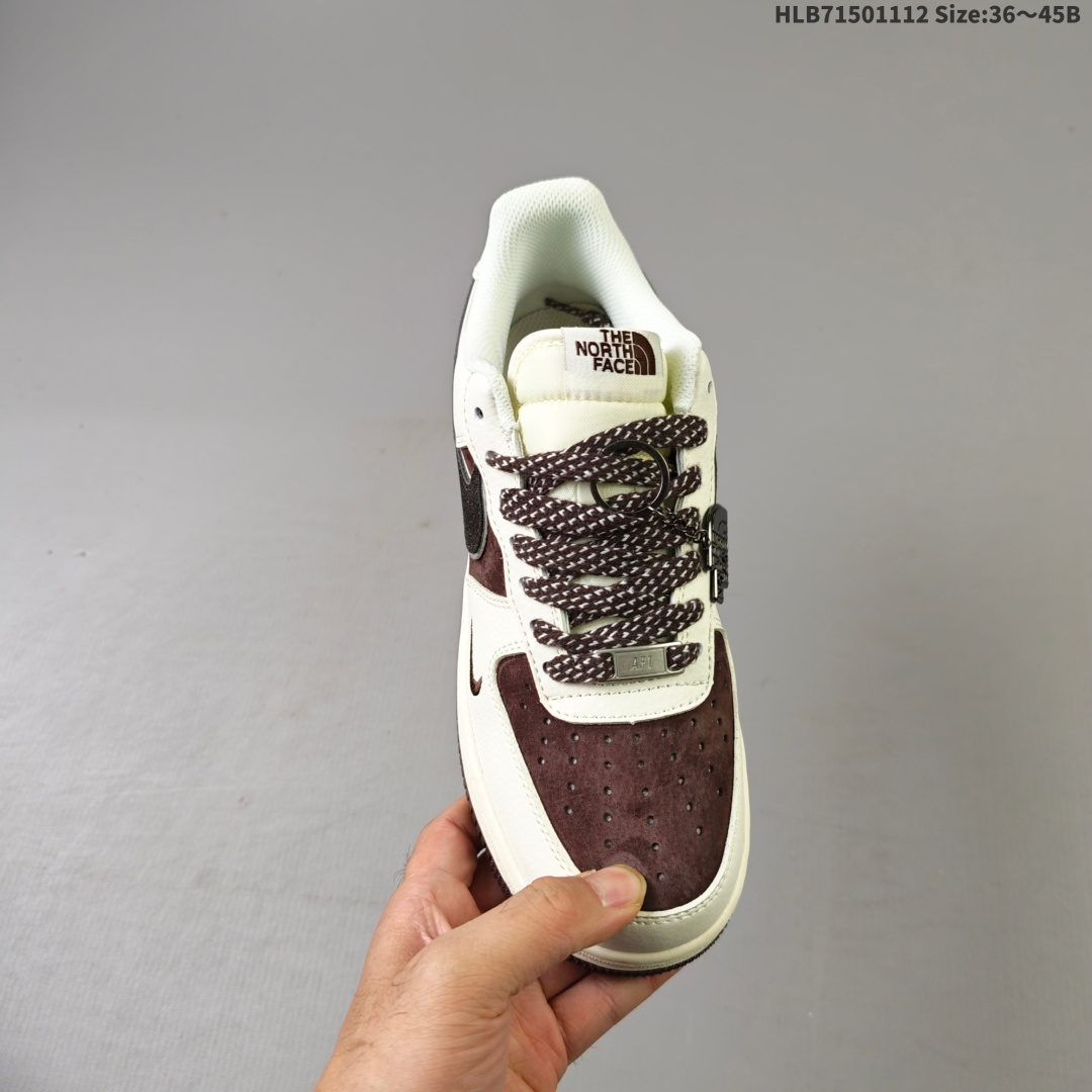 耐克Nike Air Force 1 Low 07 x The North Face北面联名 货号:QY6818 原楦头原纸板 打造纯正空军版型 专注外贸渠道 全掌内置蜂窝气垫 原盒配件 原厂中底钢印、拉帮完美 编号:HLB71501112 B