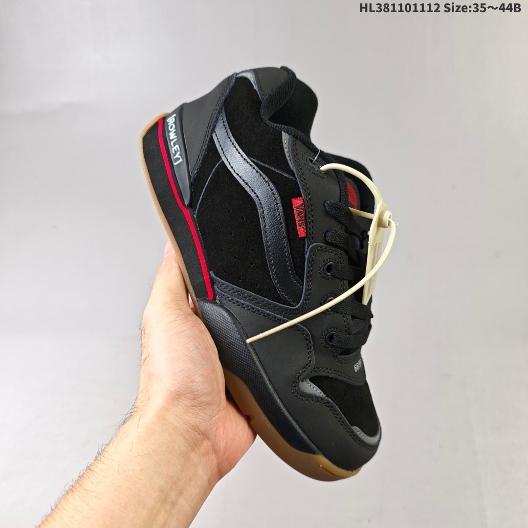 集合二💰110 
万斯 面包鞋 厚底增高板鞋 Dime × Vans Rowley XLT “ 新联名来了  ”Vans 再度携手 Dime 展开合作，对颇具辨识度的 Rowley XLT 鞋型进行复刻，重塑 Vans 经典风格。Rowley XLT 做为 Vans 历史档案中极具代表性的鞋款之一，此次被视作创作蓝本，由 Dime 的设计师操刀设计，在对原版鞋型进行了高度还原的同时，向 Y2K 风格致敬。HL381101112 Size:35～44B