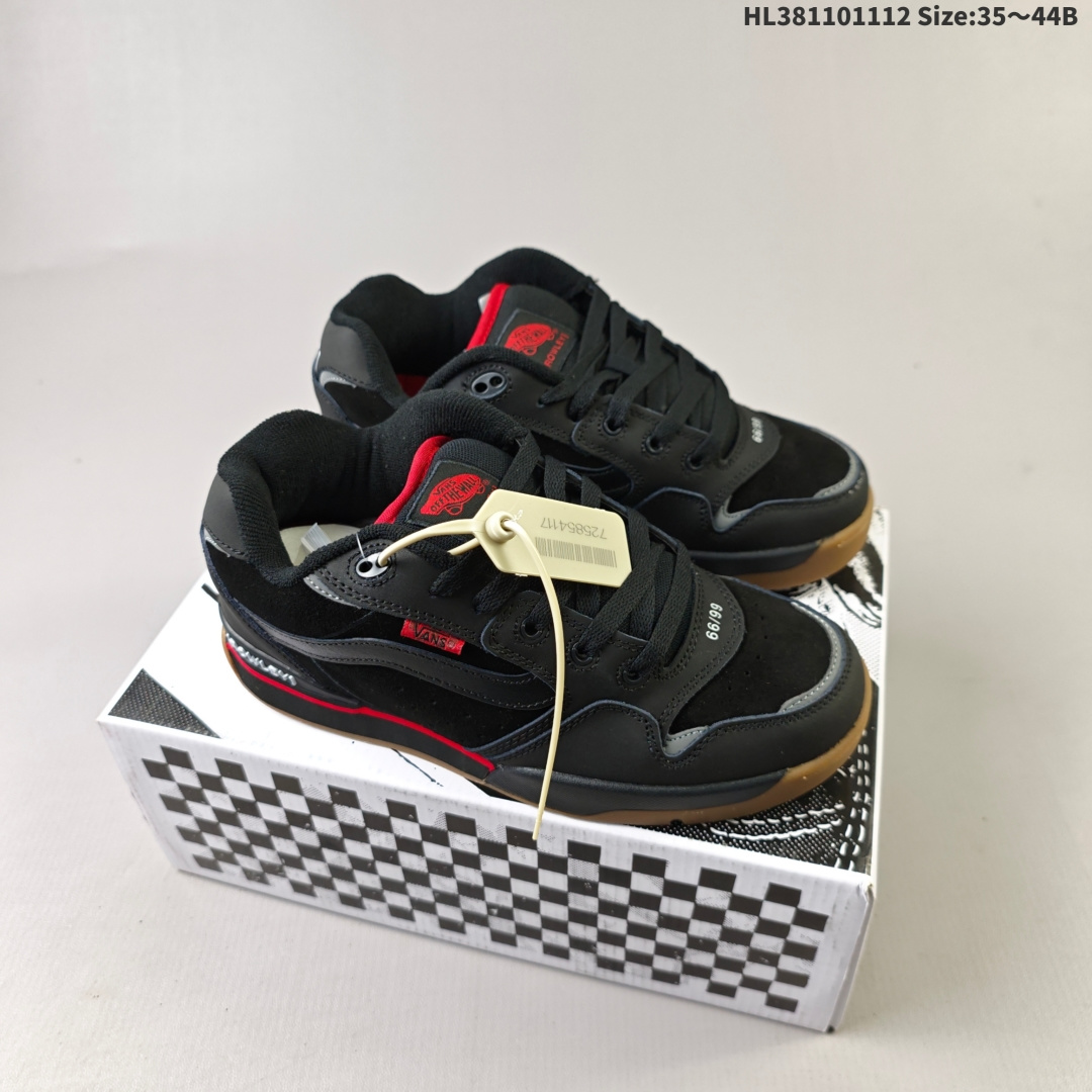 集合二💰110 
万斯 面包鞋 厚底增高板鞋 Dime × Vans Rowley XLT “ 新联名来了  ”Vans 再度携手 Dime 展开合作，对颇具辨识度的 Rowley XLT 鞋型进行复刻，重塑 Vans 经典风格。Rowley XLT 做为 Vans 历史档案中极具代表性的鞋款之一，此次被视作创作蓝本，由 Dime 的设计师操刀设计，在对原版鞋型进行了高度还原的同时，向 Y2K 风格致敬。HL381101112 Size:35～44B