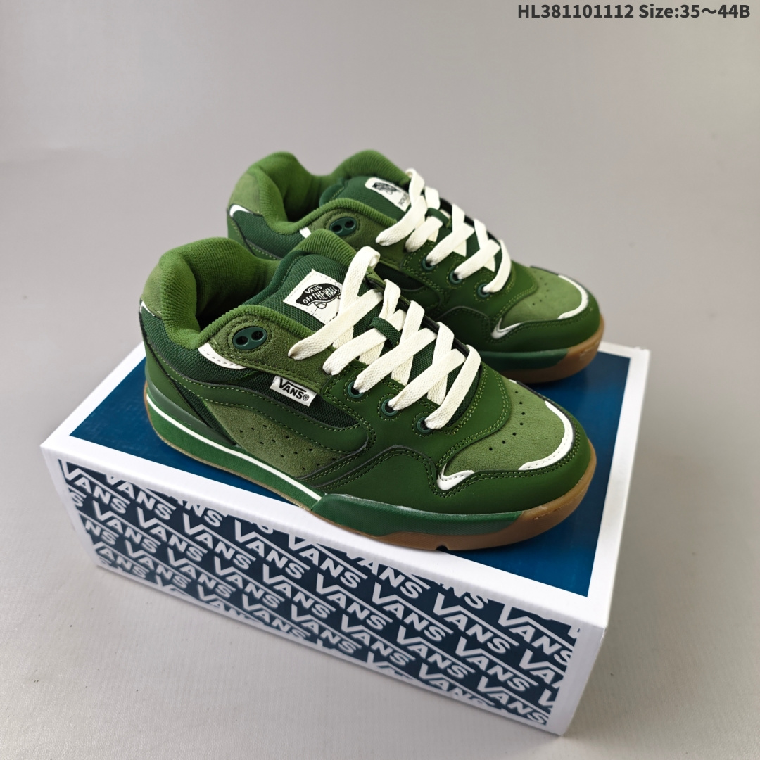 集合二💰110
万斯 面包鞋 厚底增高板鞋 Dime × Vans Rowley XLT “ 新联名来了 ”Vans 再度携手 Dime 展开合作,对颇具辨识度的 Rowley XLT 鞋型进行复刻,重塑 Vans 经典风格。Rowley XLT 做为 Vans 历史档案中极具代表性的鞋款之一,此次被视作创作蓝本,由 Dime 的设计师操刀设计,在对原版鞋型进行了高度还原的同时,向 Y2K 风格致敬。HL381101112 Size:35~44B