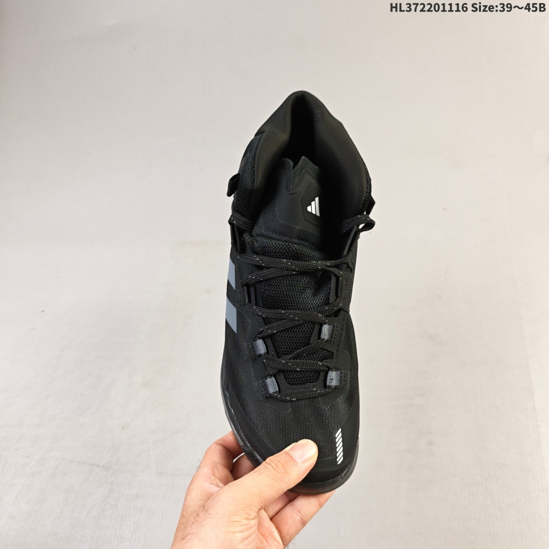 💰220
公司级✅Adidas阿迪达斯TERREX SKYCHASER AX5 TECH MID新款男女运动中帮登山缓震徒步鞋
以GORE-TEX科技与CLIMAWARM+暖风科技为核心，搭配马牌橡胶外底与LIGHTMOTION技术，专为寒冷潮湿环境设计，堪称冬季户外运动的“全能通行证”。
CLIMAWARM+暖风科技则通过Primaloft®隔层与立体织法构建“热循环系统”。中空纤维结构可储存静止空气，配合鞋舌与鞋口的加厚设计，形成封闭式保暖空间，有效阻隔外界冷空气侵入。
货号:GV9033
尺码:39 40 40.5 41 42 42.5 43 44 45
lD：HL372201116 Size:39～45B