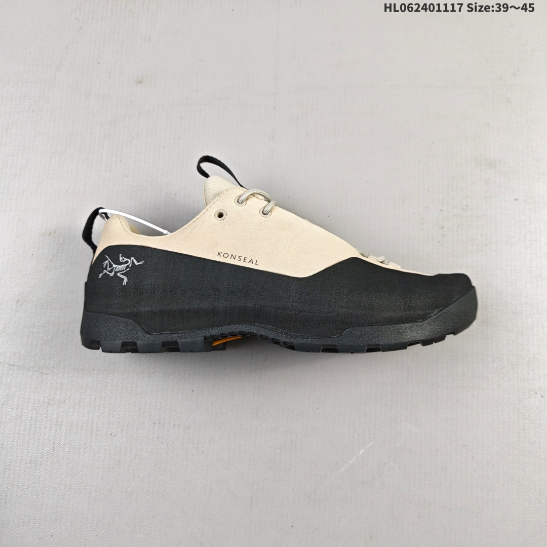 💰240
始祖鸟 KONSEAL WOMEN覆盖透气男越野跑鞋
适合技术路线单日徒步穿着也可以一脚蹬穿法 aeriosflgtx鞋受到长途野外跑步鞋的启发 适合在变化的地形上进行快速轻快的徒步旅行穿着,舒适而有支撑性,使您充满信心。该设计与脚部融为一体,可最大限度地减少摩擦,gore-tex保护膜网砂,采用gore隐形适体(invisiblefit)技术,更轻薄舒适。敏捷、稳定和技术路线上的自信源于vibram® megagrip外底、压缩eva内底以及一体的tpu。重量约:275g技术特点透气轻量耐磨鞋子鞋外底结构vibram®megagripM橡胶化合材料耐用柔软鞋子结构tpu鞋头可防磨损压缩eva泡沫内底以及一体的tpu铁芯提高了灵活性和稳定性,使您充满信心鞋子衬垫结构4mm厚ortholiteM3d模制插片材料gore-tex薄膜tpu高耐磨保护膜cordura®
编码:HL062401117 Size:39~45