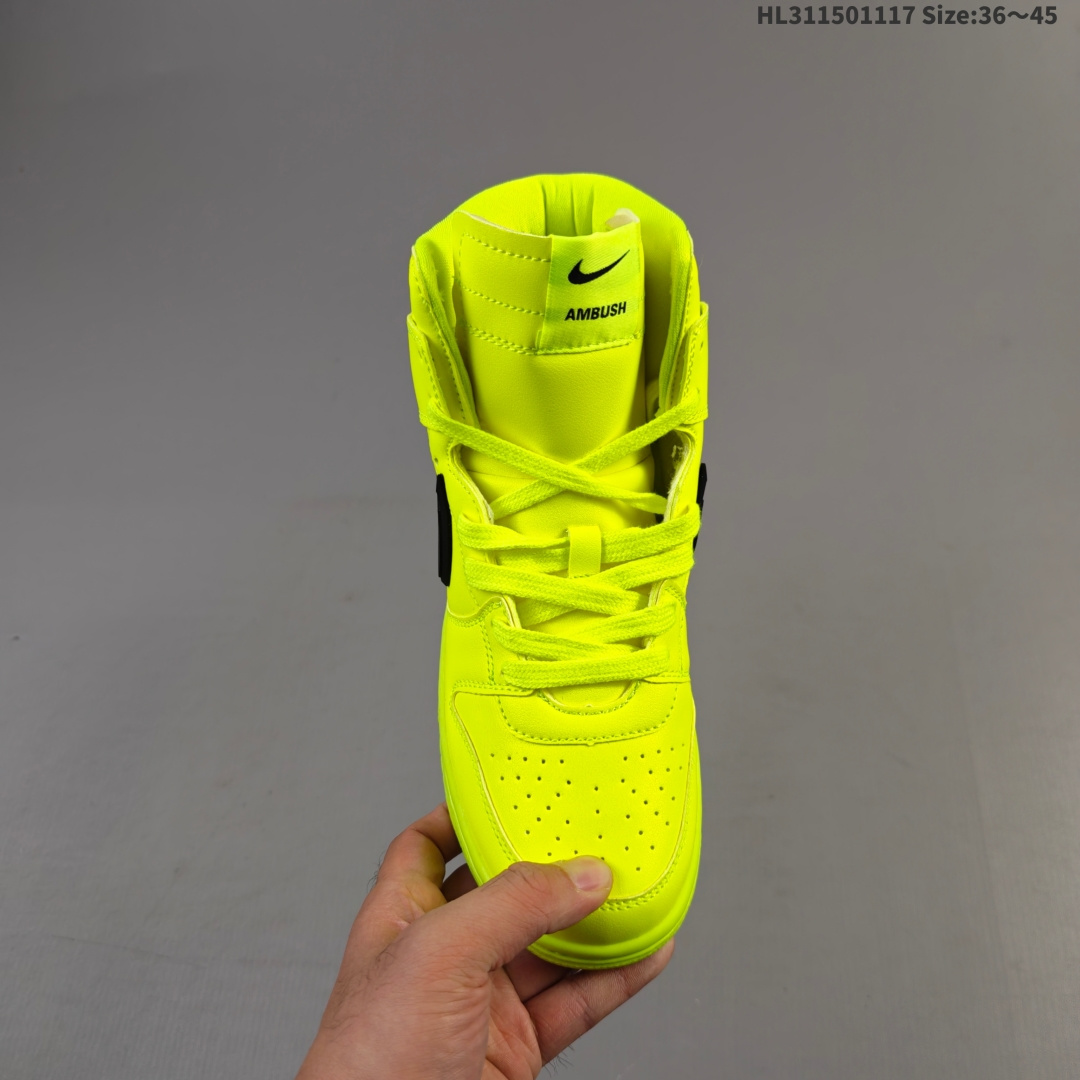 💰150
公司级AMBUSH x NK SB Dunk High 滑板鞋高帮男女士运动鞋 联名大勾 吴亦凡同款篮球鞋 以早年间最经典的 Dunk Hi 为蓝本 选用质感出众的荔枝皮打造鞋面 搭配亮色配色尽显街头气质 鞋款最大亮点在于侧身 Swoosh Logo 延至后跟并超过鞋身 以夸张设计带来辨识度的提升 醒目效果极强 鞋舌与后跟处均饰有AMBUSH 字样 鞋款联名身份不言而喻 
货号：CU7544 001
编码：HL311501117